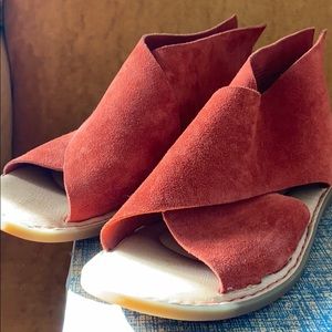 Born Iwa Suede Sandals